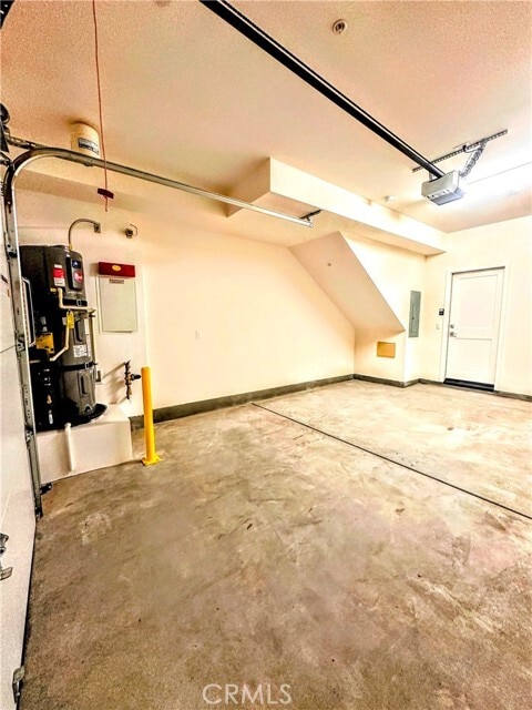 Building Photo - 1036 Hazel Dr
