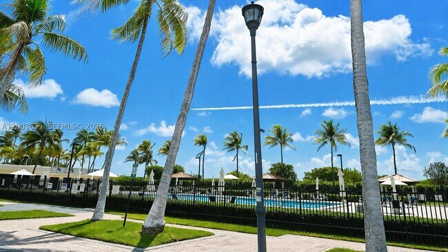 Building Photo - 2625 Collins Ave