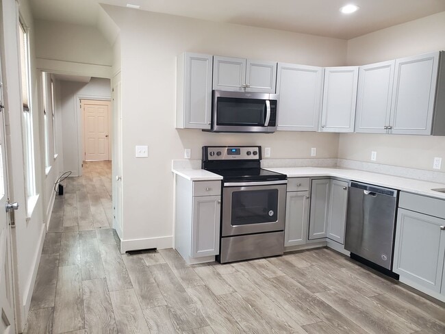 Building Photo - 134 E Lemon St