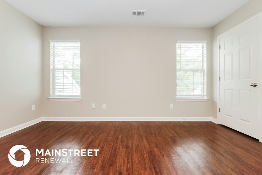 Building Photo - 5963 Sherwood Trace