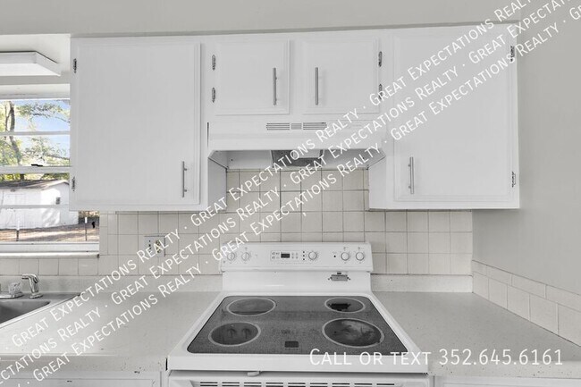 Building Photo - 1884 NE 77th St