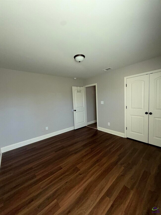 Building Photo - 150 Worchester Cir