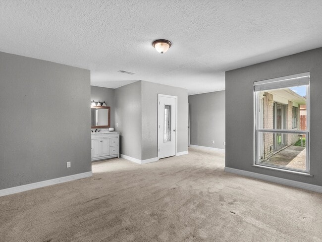 Building Photo - 11731 Flushing Meadows Dr