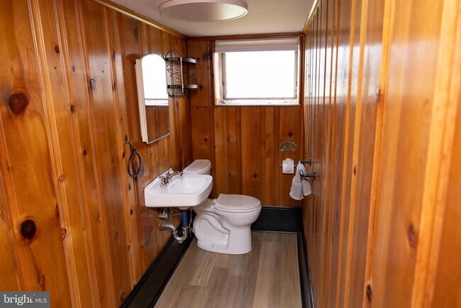 Building Photo - 130 7th Ave