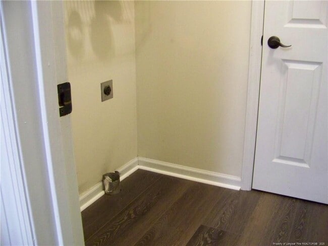 Building Photo - 513 Meadowland Ct