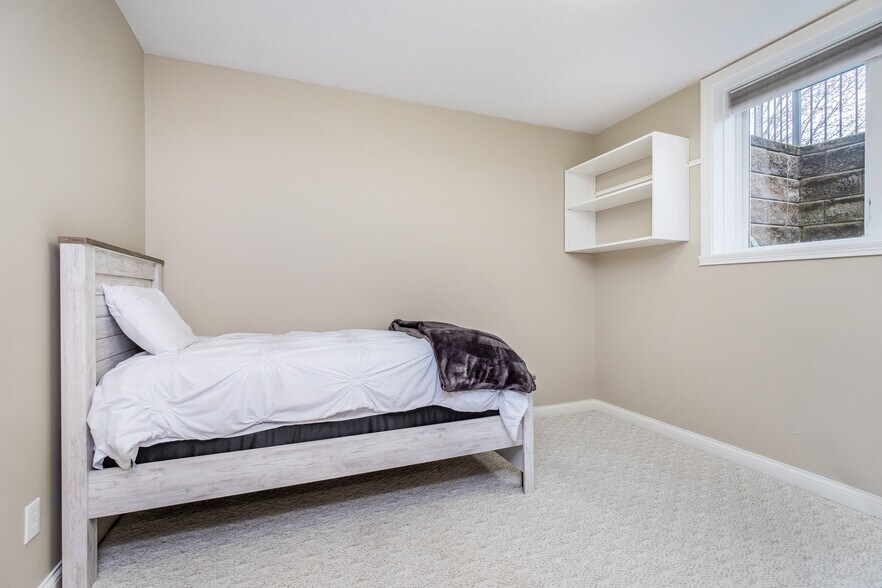Bedroom 5 - 13621 Singletree Ct