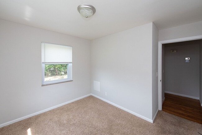 Building Photo - WESTWOOD-4 BEDROOM 2 BATH WITH OPEN FLOOR ...