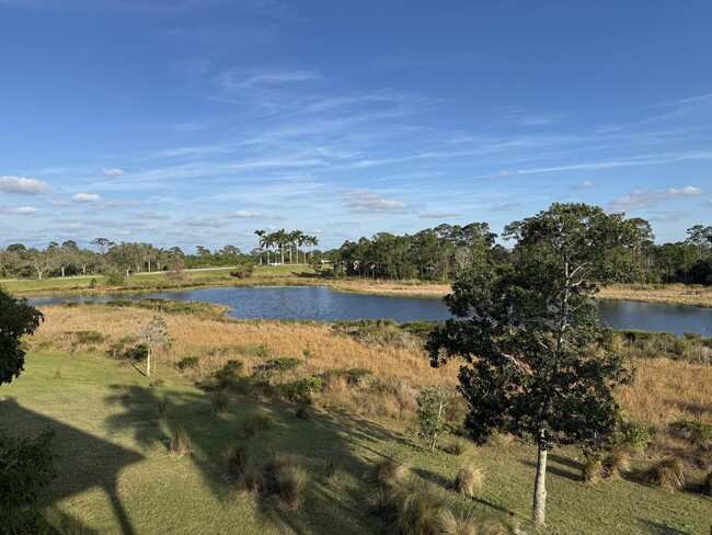 Building Photo - 110 SE Rio Casarano