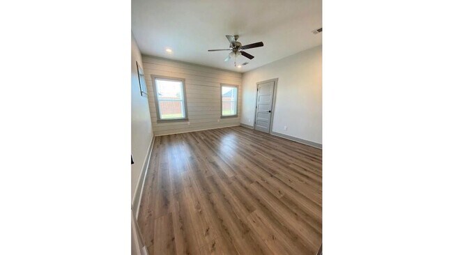Building Photo - 405 Carneros Dr