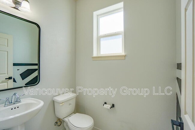 Building Photo - 2645 NE 87th Ave