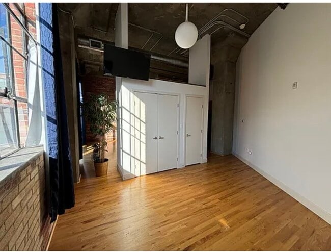 Building Photo - 2500 Walnut St