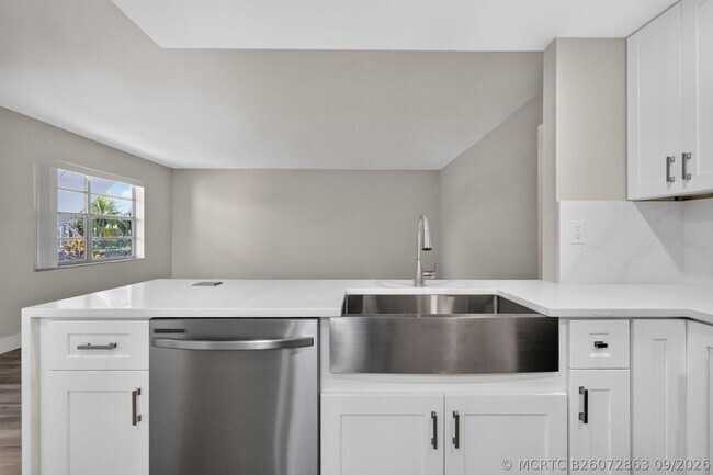 Building Photo - 770 Normandy Trail