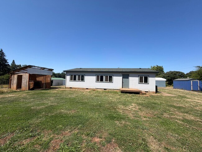 Building Photo - 2.5 Acres with Barn across from Lacomb School!