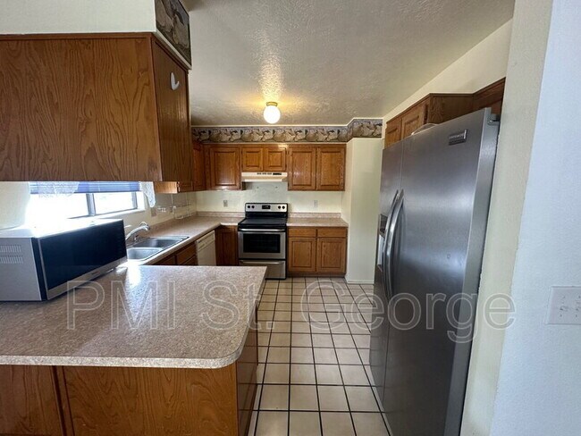 Building Photo - 3059 Bayberry Cir