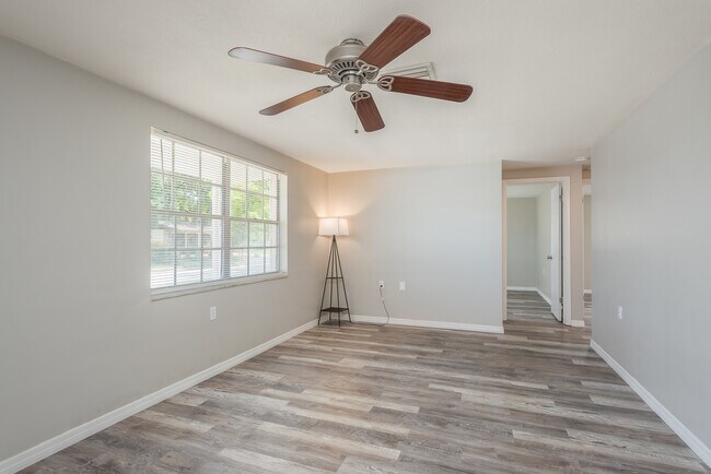 Building Photo - 5646 Festivo Dr