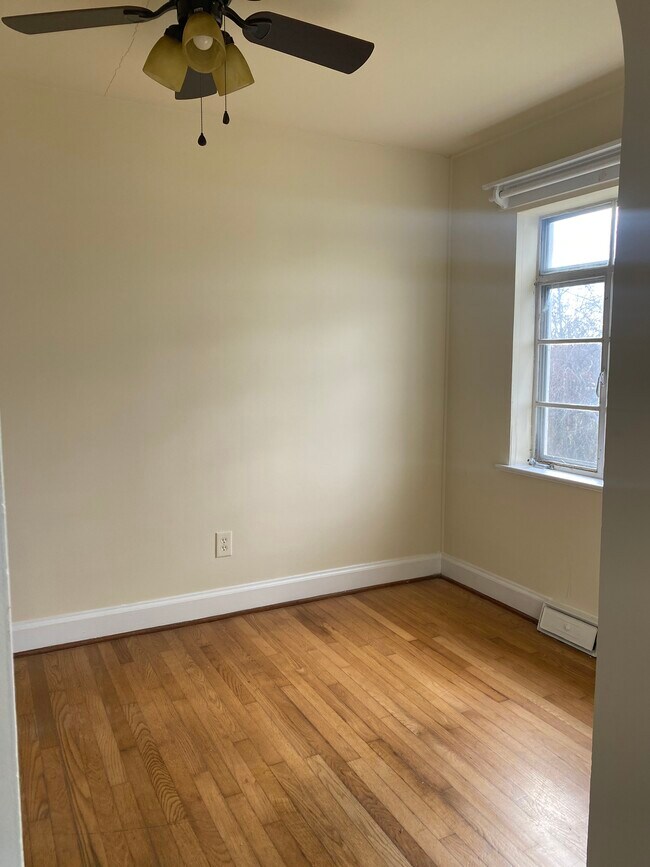 Building Photo - 1706 Grayland St