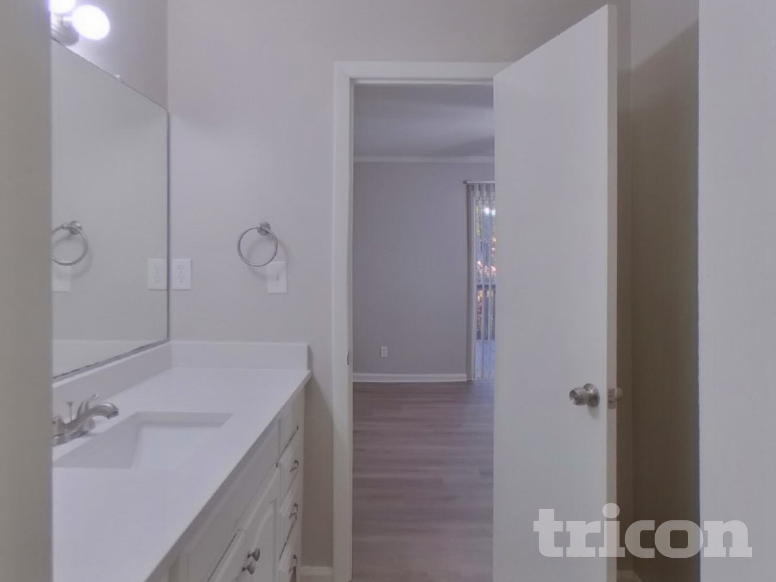 Building Photo - 6273 Branch Hill Cir