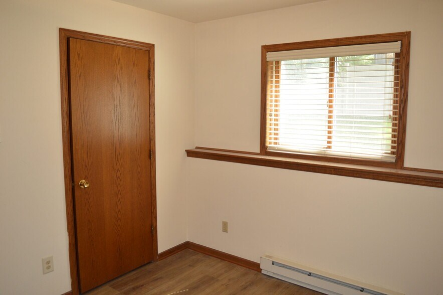 Building Photo - 548 Seminole Way