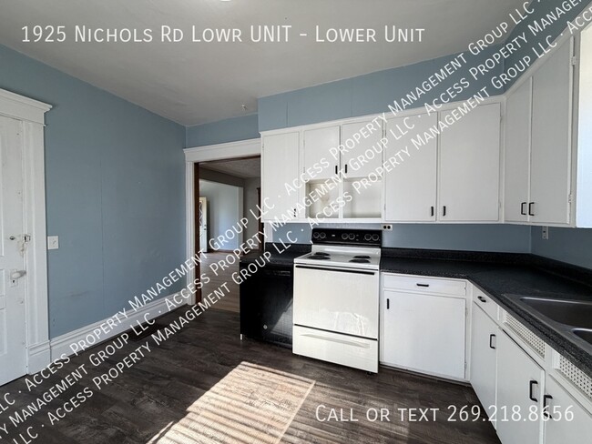 Building Photo - 1925 Nichols Rd