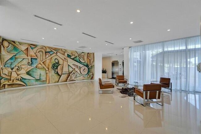 Building Photo - 6450 Collins Ave
