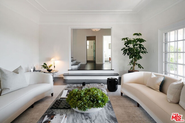 Building Photo - 6239 Holly Mont Dr