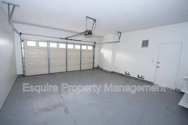 Building Photo - 1821 La Quinta Ln