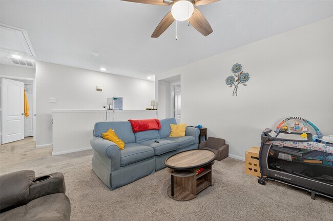 Building Photo - 2623 Hawthorn Park Ct