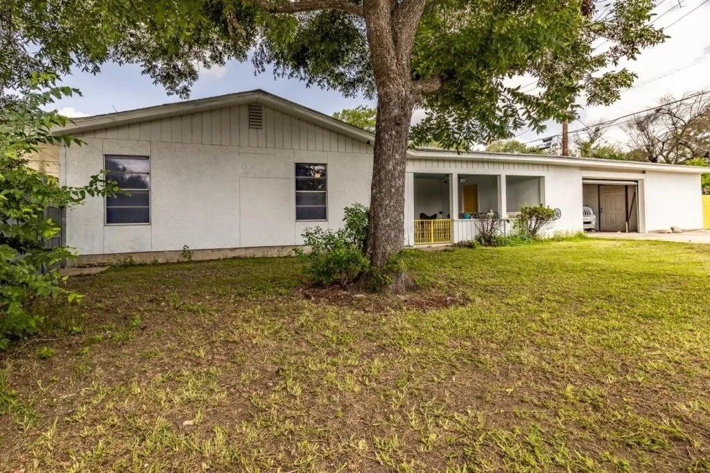 Building Photo - 463 Sprucewood Ln