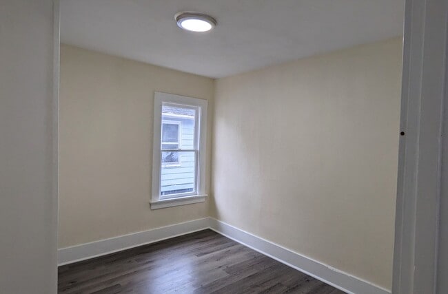 Building Photo - 1149 Fleming Ave