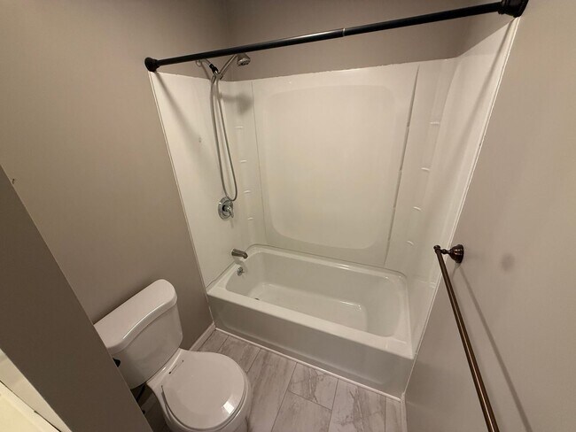 Building Photo - 2705 Sood Rd