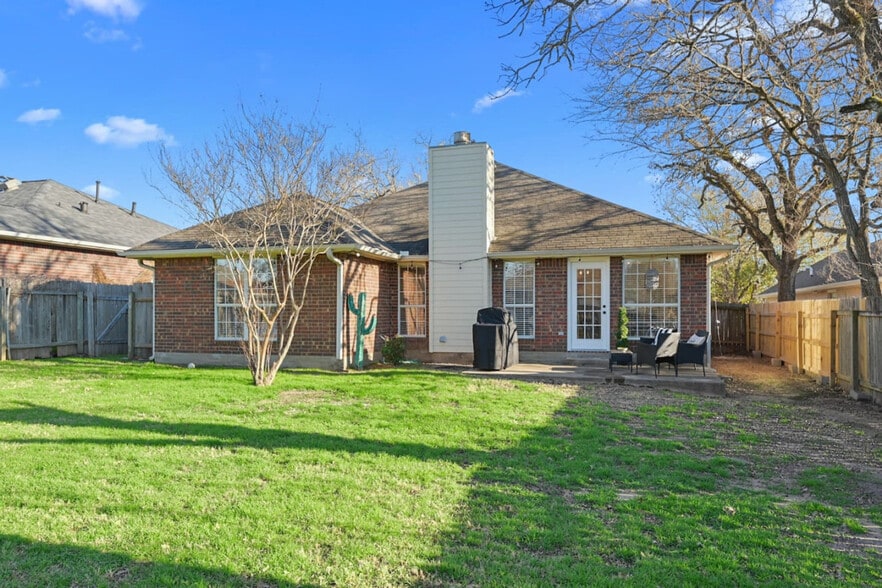 Building Photo - 1708 Beaver Pond Ct