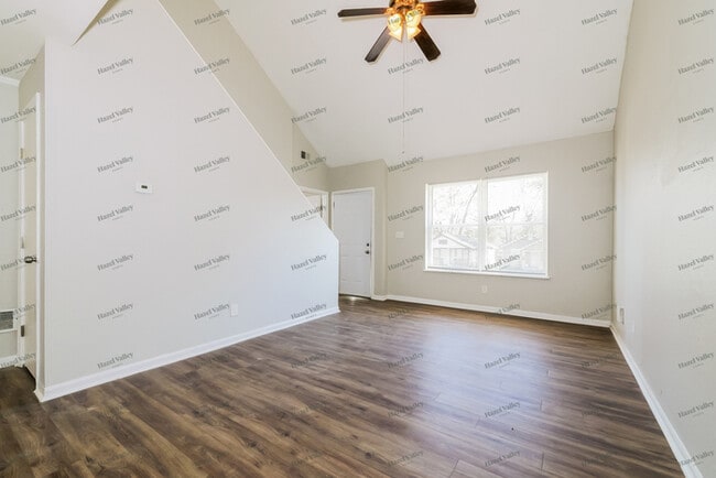 Building Photo - 7134 Agnes Ave