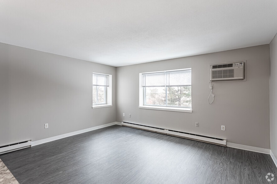 Studio - Living Area - Mall Apartments