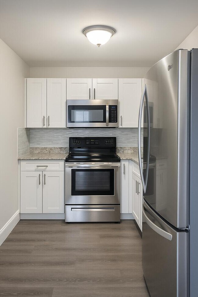 Building Photo - 537 S Sequoia Dr