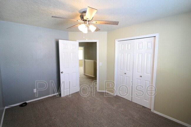 Building Photo - 639 E Willowbrook Dr