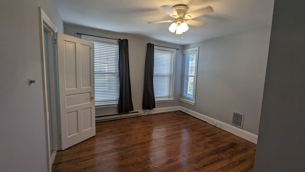 Building Photo - 321 W Biddle St