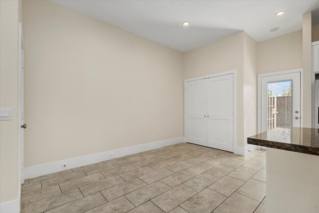 Building Photo - 2002 Lynnfield St