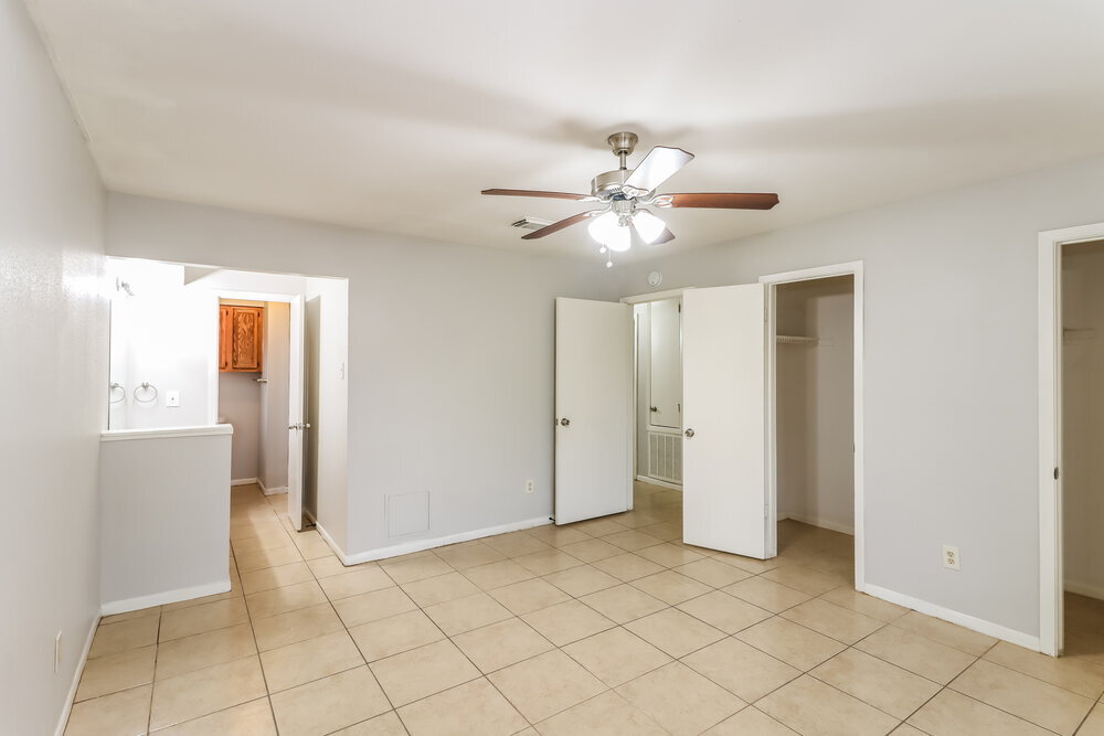 Building Photo - 11330 White Gate Ln