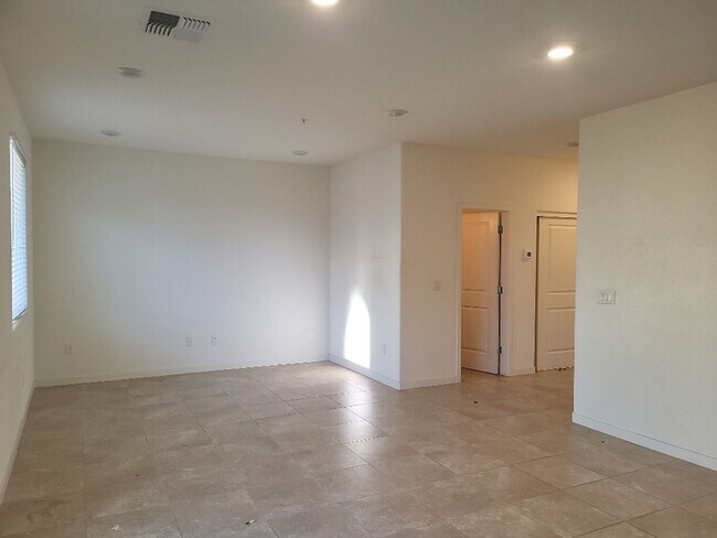 Building Photo - 1044 Big Rock Loop