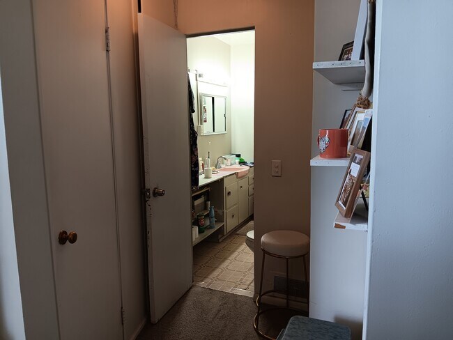 Building Photo - 775 E 820 N