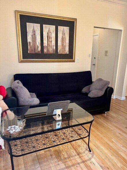 Building Photo - 221 E 50th St