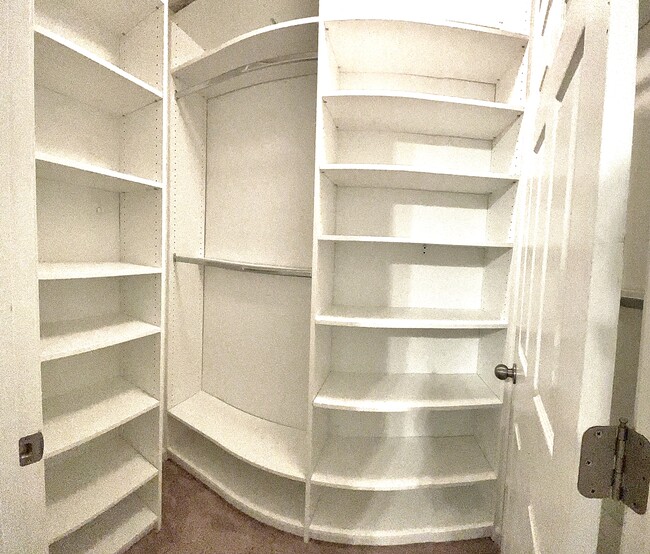 Building Photo - 787 Brookside Parc Ln