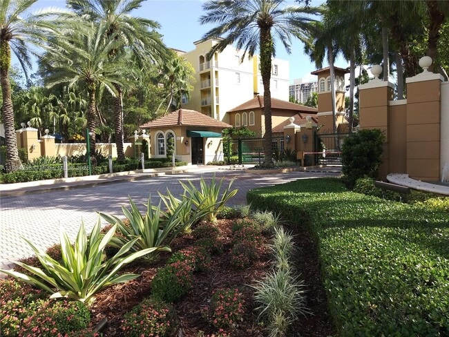 Building Photo - 19501 E Country Club Dr