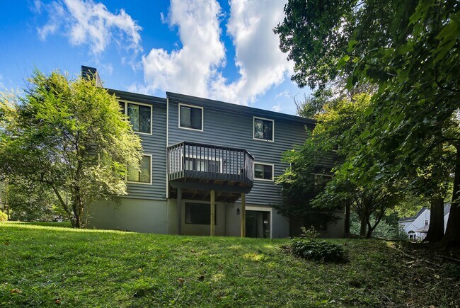 Building Photo - 6103 Triangle Dr