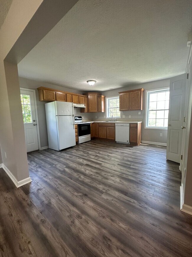 Building Photo - 3332 Yellow Sulphur Rd