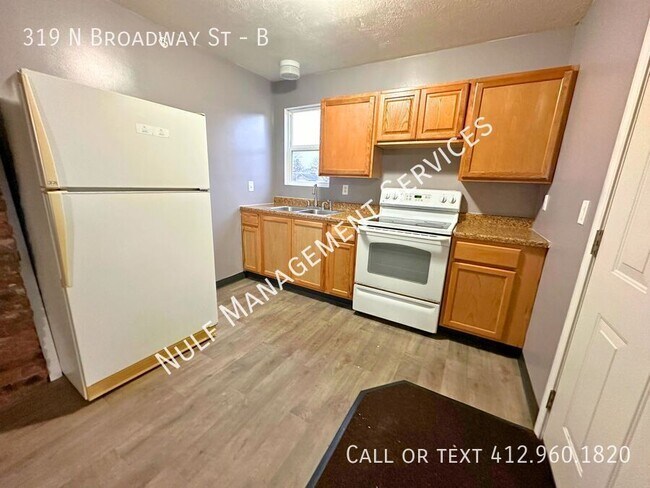 Building Photo - 319 N Broadway St