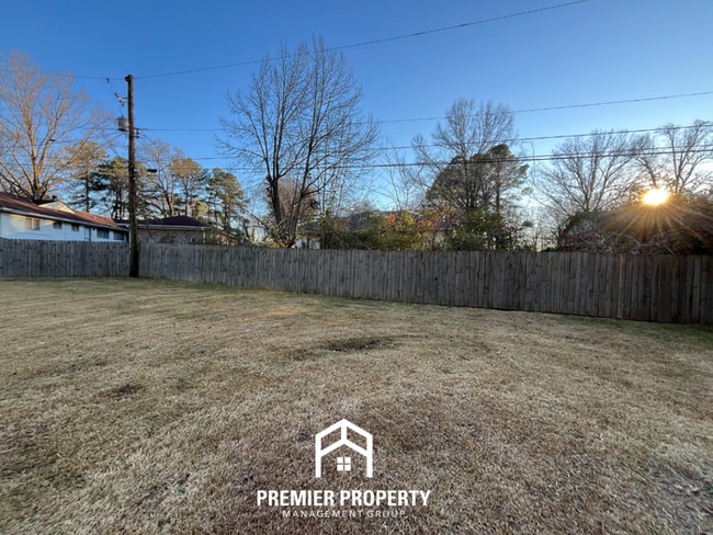 Building Photo - Charming 3BR/1.5BA Memphis Home with Hardwood Floors, Deck & Large Fenced Yard