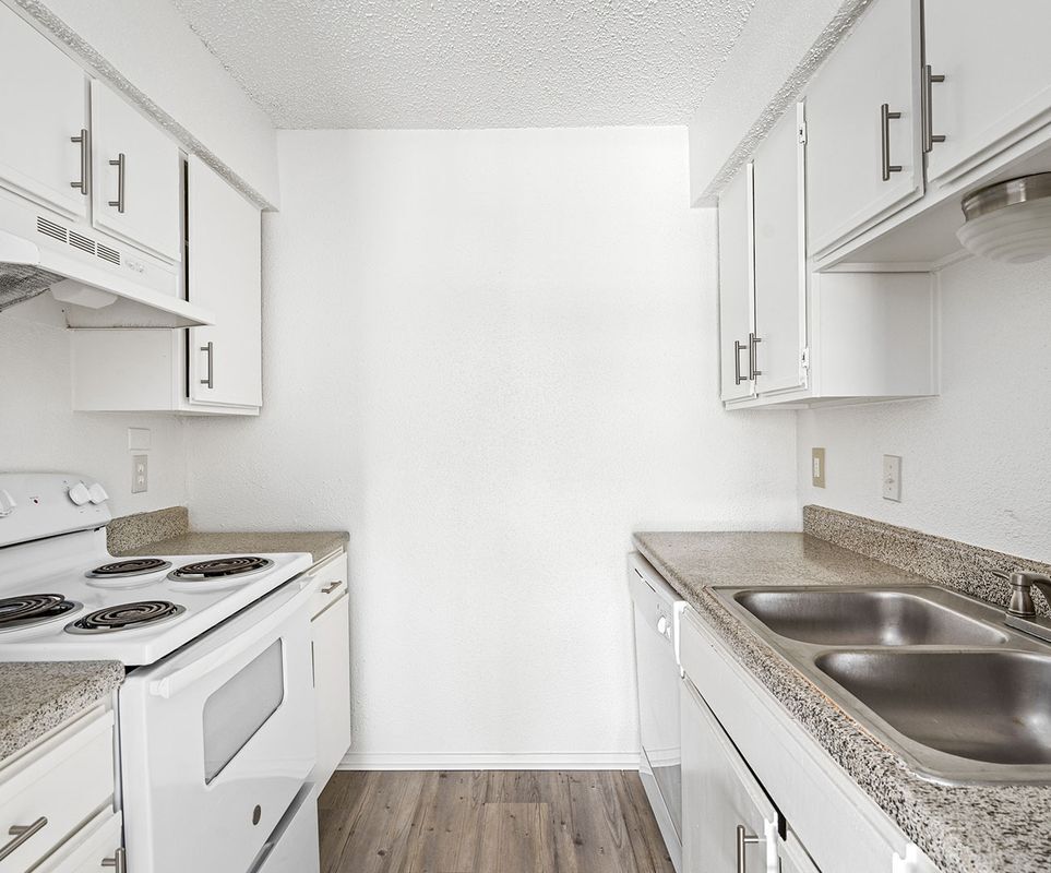 Building Photo - 2111 Holly Hall St