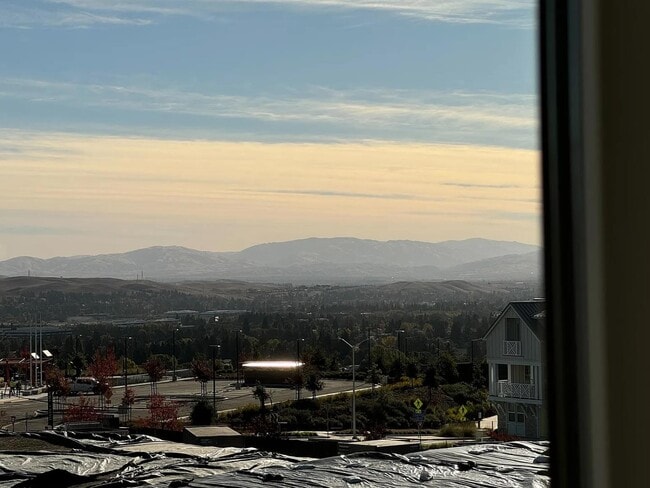 Building Photo - 1416 Venice Ter