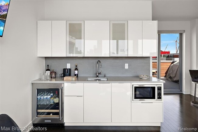 Building Photo - 284 Alfred St